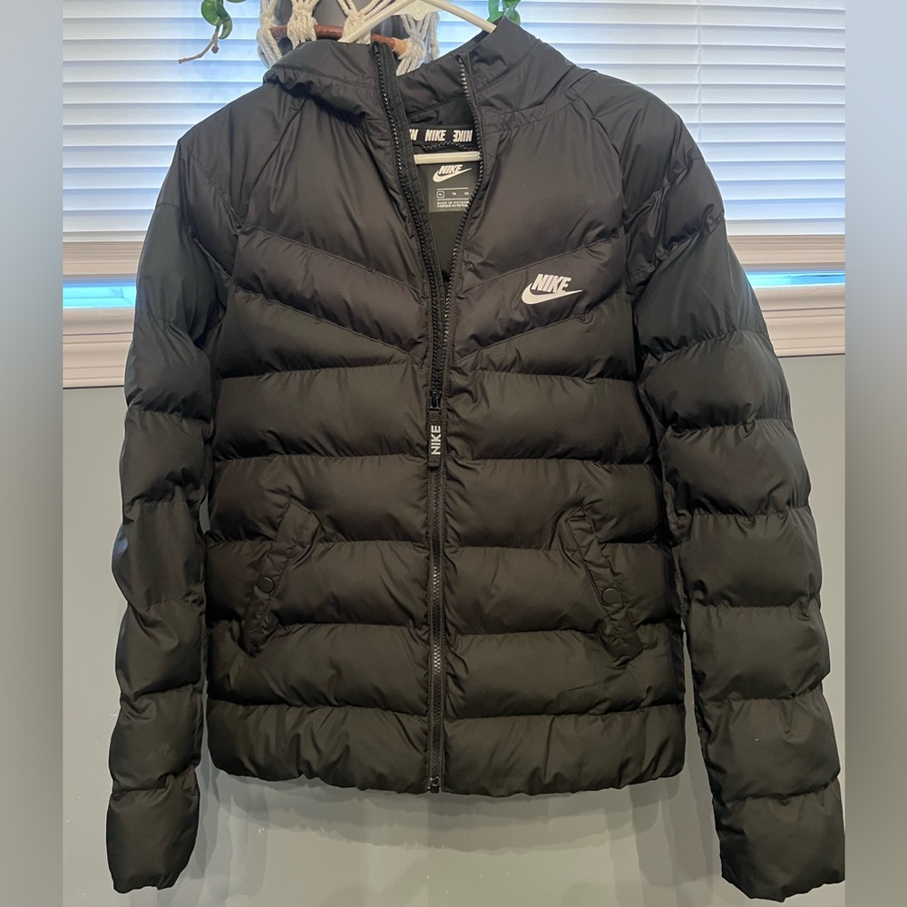 Nike Youth XL Black Puffer Jacket with hood